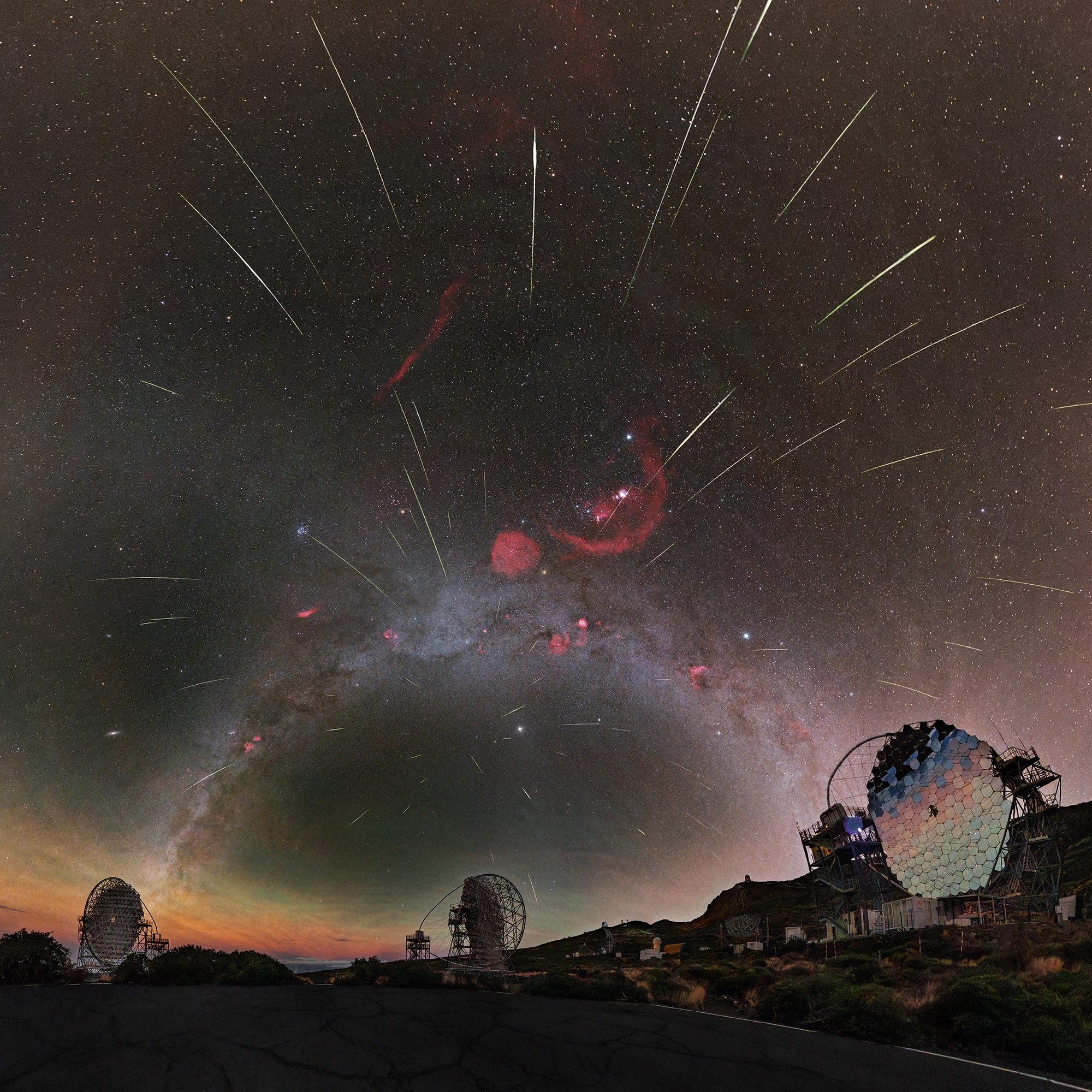 Geminidy nad obserwatorium astronomicznym